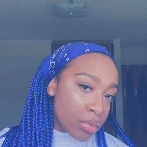 Meet your Posher, Zoé